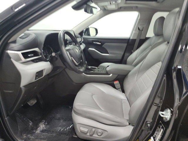 used 2022 Toyota Highlander car, priced at $35,968