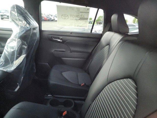 new 2025 Toyota Highlander car, priced at $50,903
