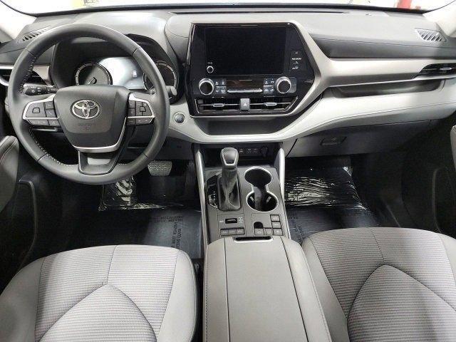 used 2024 Toyota Highlander car, priced at $40,499