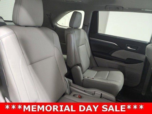 used 2019 Toyota Highlander car, priced at $30,888