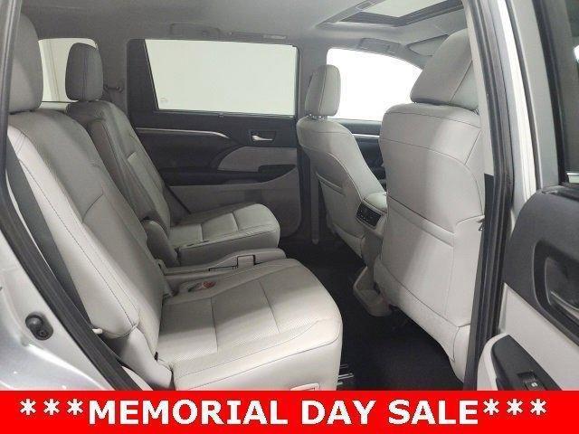 used 2019 Toyota Highlander car, priced at $30,888