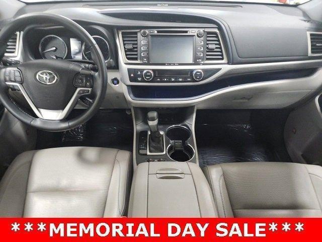 used 2019 Toyota Highlander car, priced at $30,888