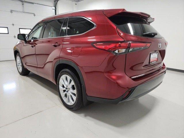 used 2021 Toyota Highlander car, priced at $37,237