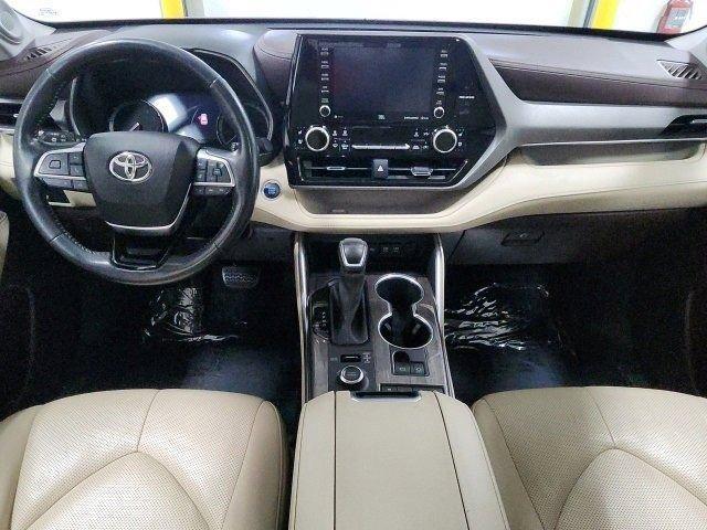 used 2021 Toyota Highlander car, priced at $37,237