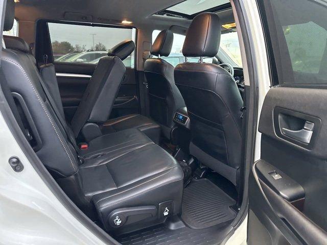 used 2016 Toyota Highlander car, priced at $17,486