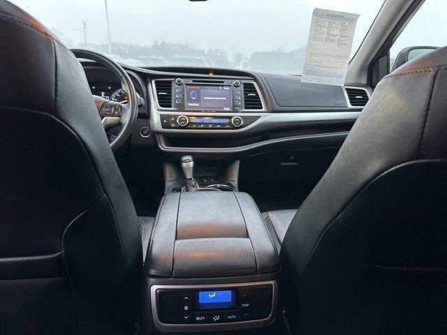 used 2016 Toyota Highlander car, priced at $17,486