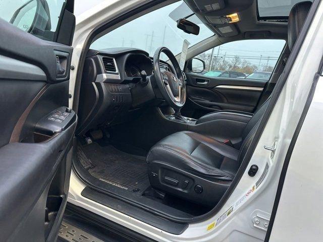 used 2016 Toyota Highlander car, priced at $17,486