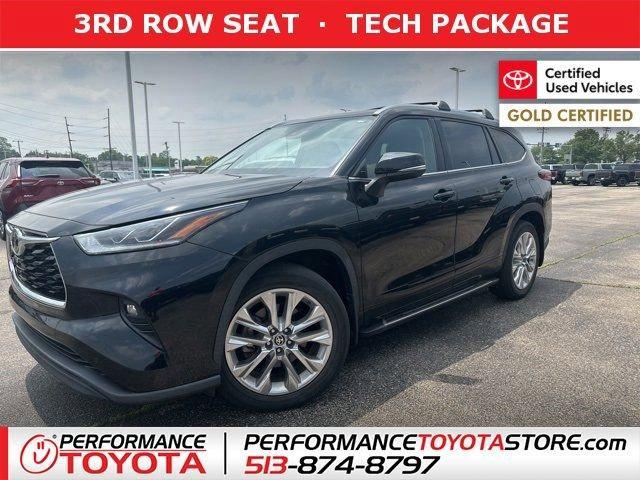 used 2021 Toyota Highlander car, priced at $39,895