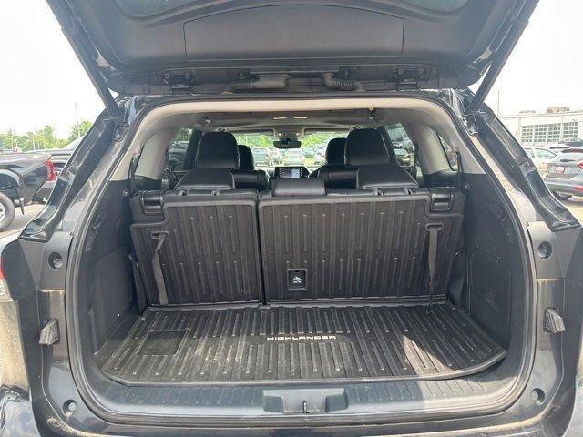 used 2021 Toyota Highlander car, priced at $39,895