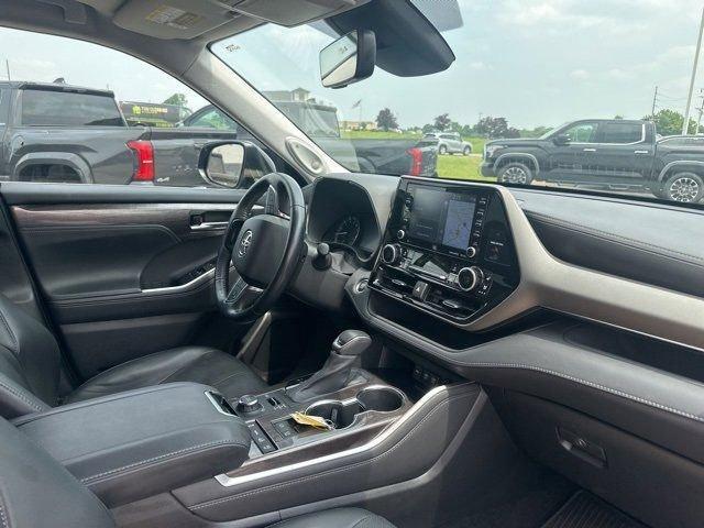 used 2021 Toyota Highlander car, priced at $39,895