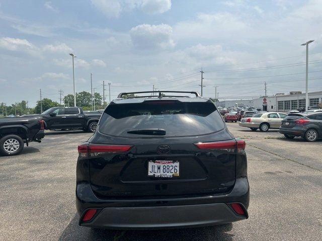 used 2021 Toyota Highlander car, priced at $39,895