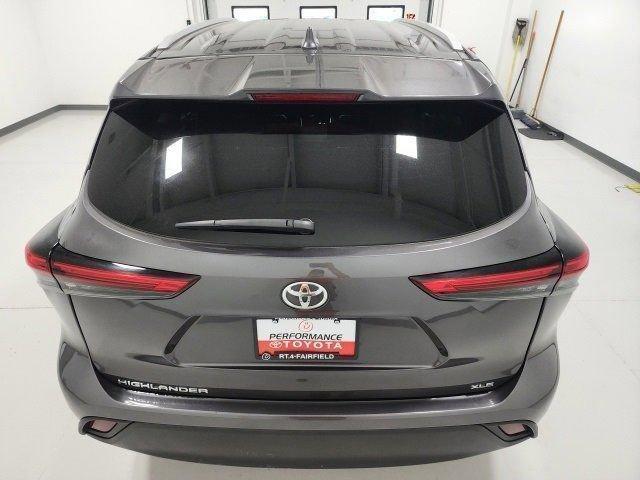 used 2022 Toyota Highlander car, priced at $33,900