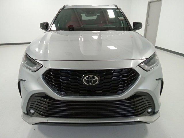 used 2022 Toyota Highlander car, priced at $41,223