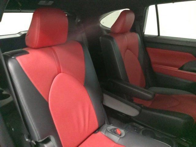 used 2022 Toyota Highlander car, priced at $41,223
