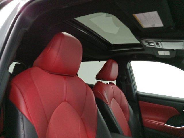 used 2022 Toyota Highlander car, priced at $41,223