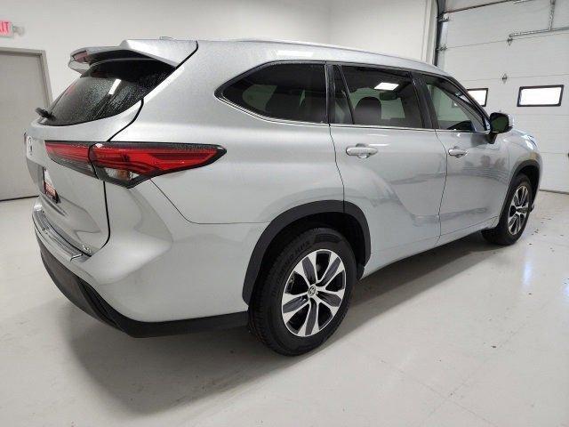 used 2022 Toyota Highlander car, priced at $32,500