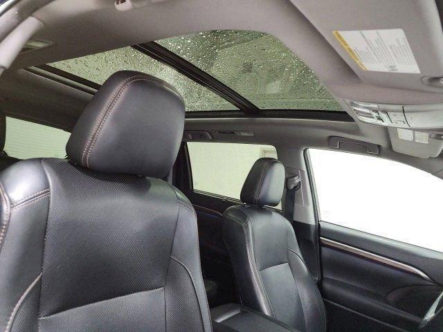 used 2016 Toyota Highlander car, priced at $18,900