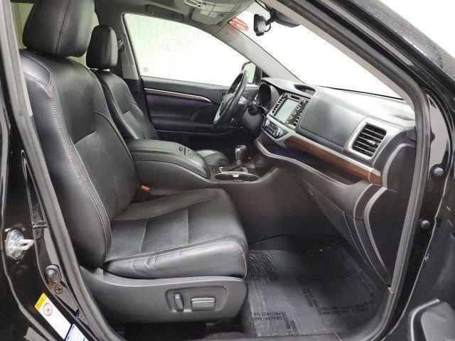 used 2016 Toyota Highlander car, priced at $18,900
