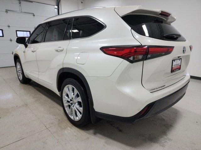 used 2020 Toyota Highlander Hybrid car, priced at $29,962