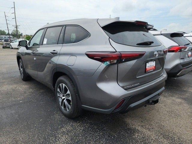 new 2025 Toyota Highlander car, priced at $47,632