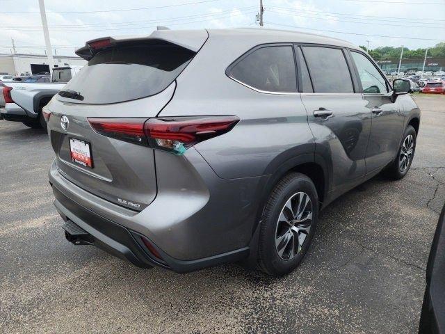 new 2025 Toyota Highlander car, priced at $47,632