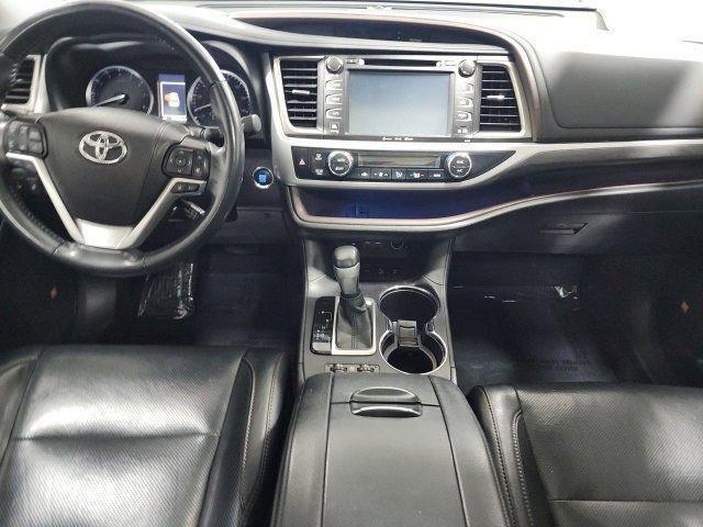 used 2019 Toyota Highlander car, priced at $26,900