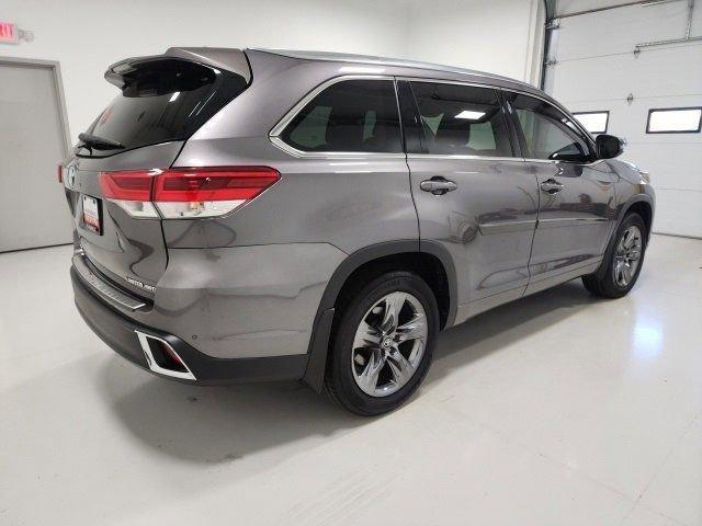 used 2019 Toyota Highlander car, priced at $26,900