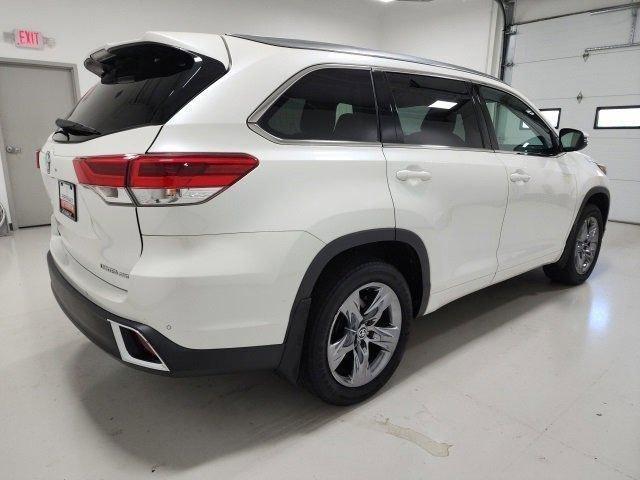 used 2019 Toyota Highlander car, priced at $28,359