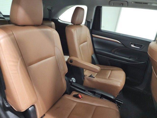used 2019 Toyota Highlander car, priced at $28,359