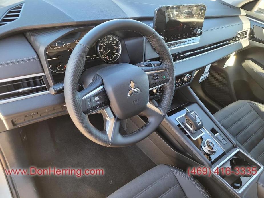 new 2024 Mitsubishi Outlander car, priced at $32,980