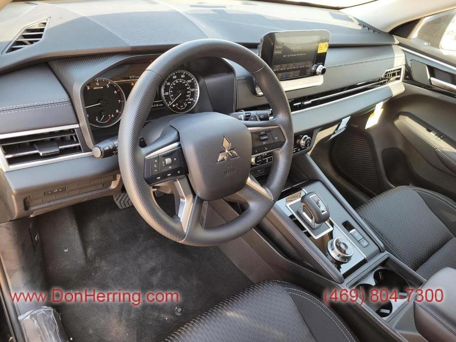 new 2024 Mitsubishi Outlander car, priced at $32,005