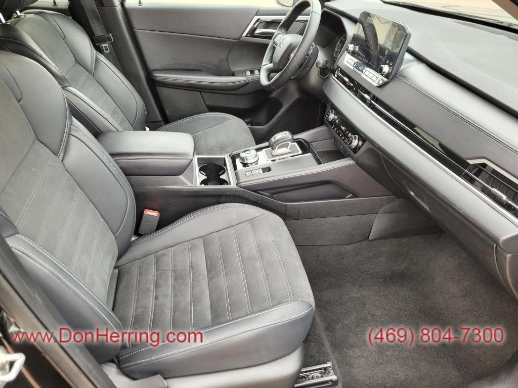 used 2024 Mitsubishi Outlander car, priced at $25,995