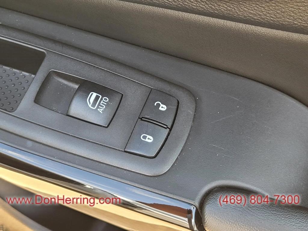 used 2023 Jeep Cherokee car, priced at $22,995