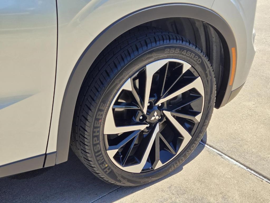 used 2023 Mitsubishi Outlander car, priced at $23,281