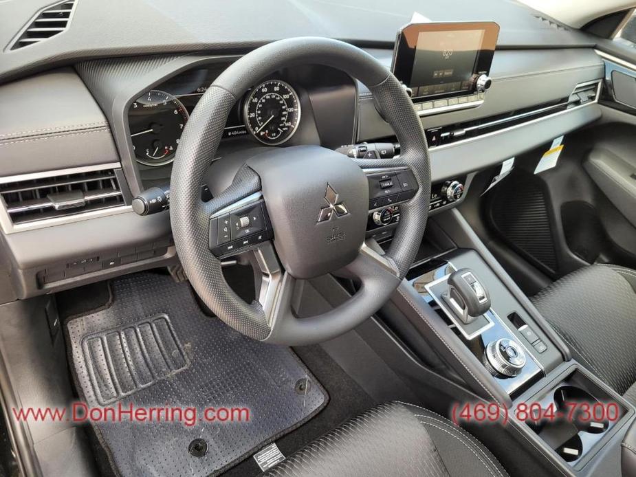 new 2024 Mitsubishi Outlander car, priced at $29,055