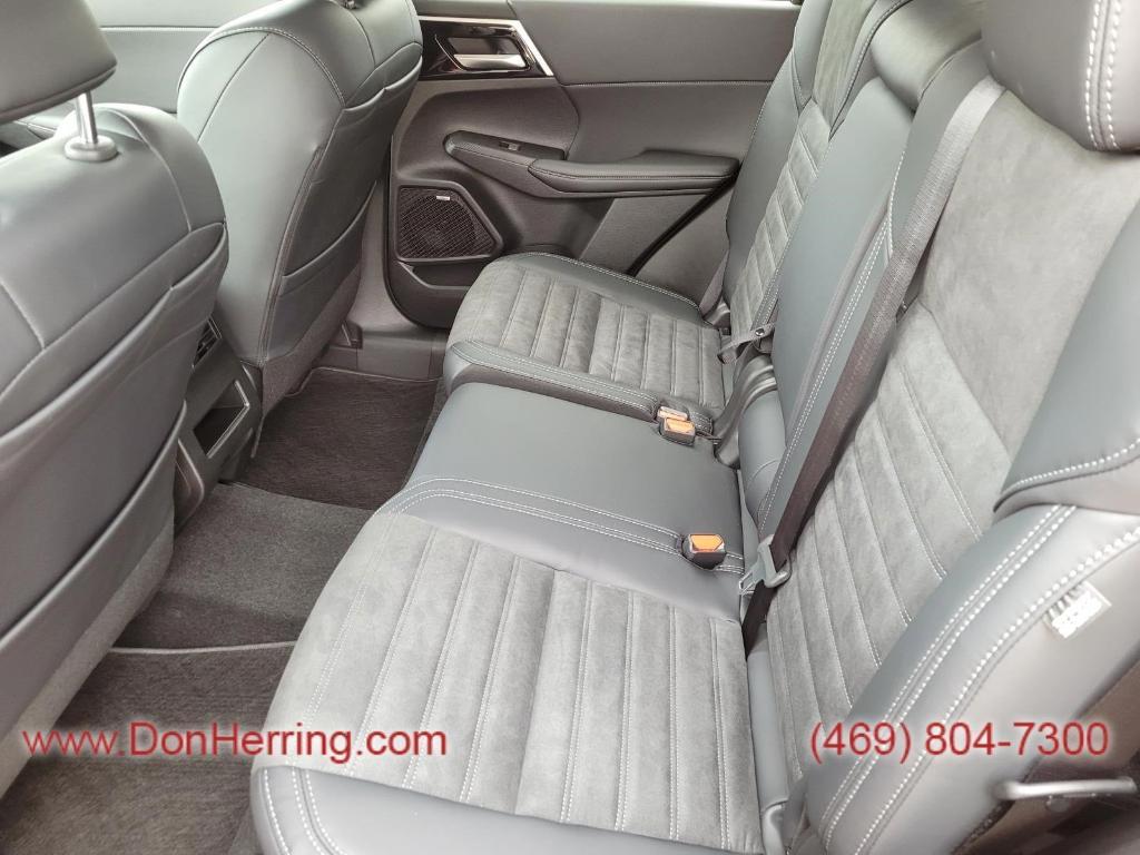 new 2025 Mitsubishi Outlander car, priced at $32,880