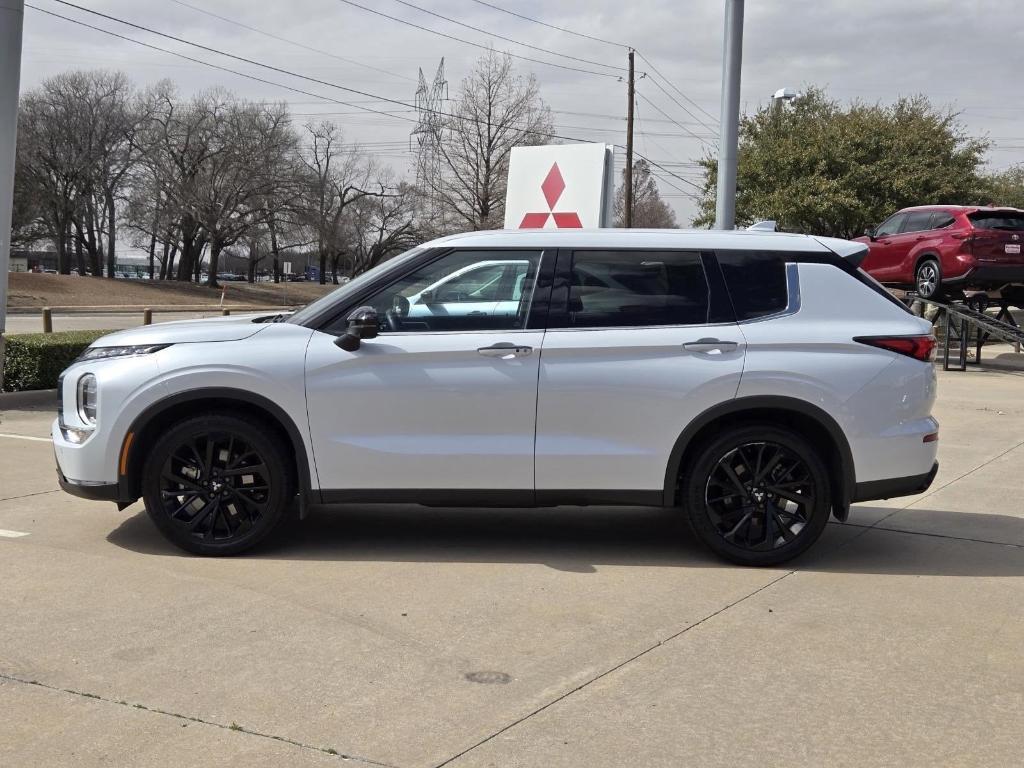 used 2024 Mitsubishi Outlander car, priced at $26,995