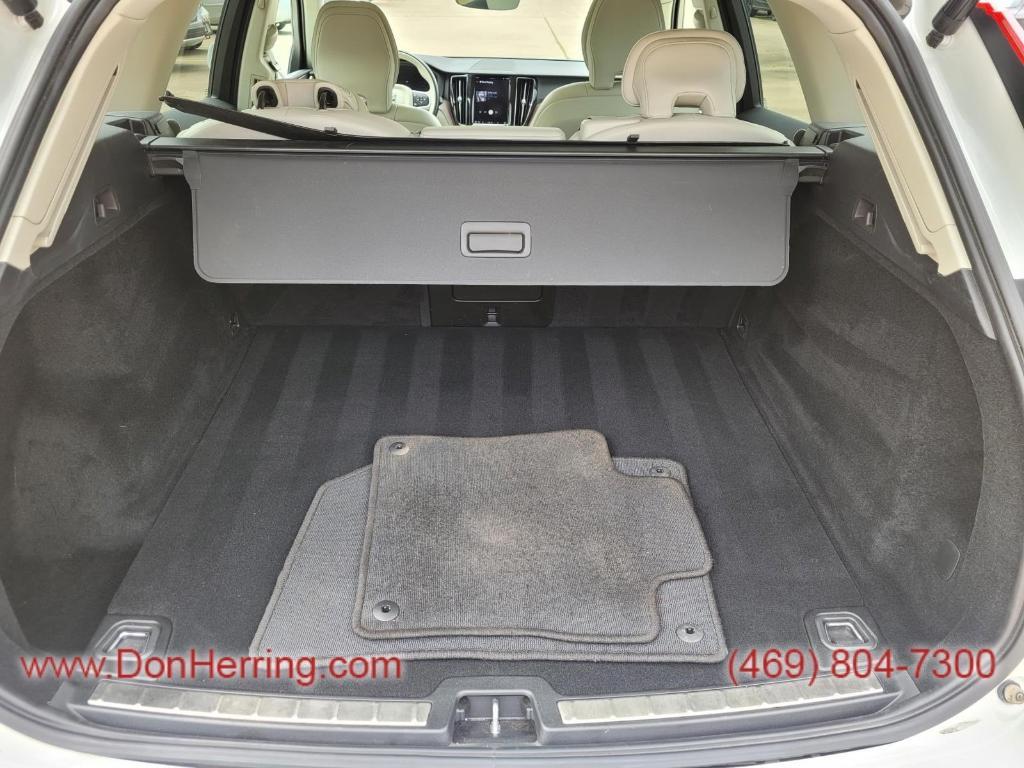 used 2022 Volvo XC60 car, priced at $18,995