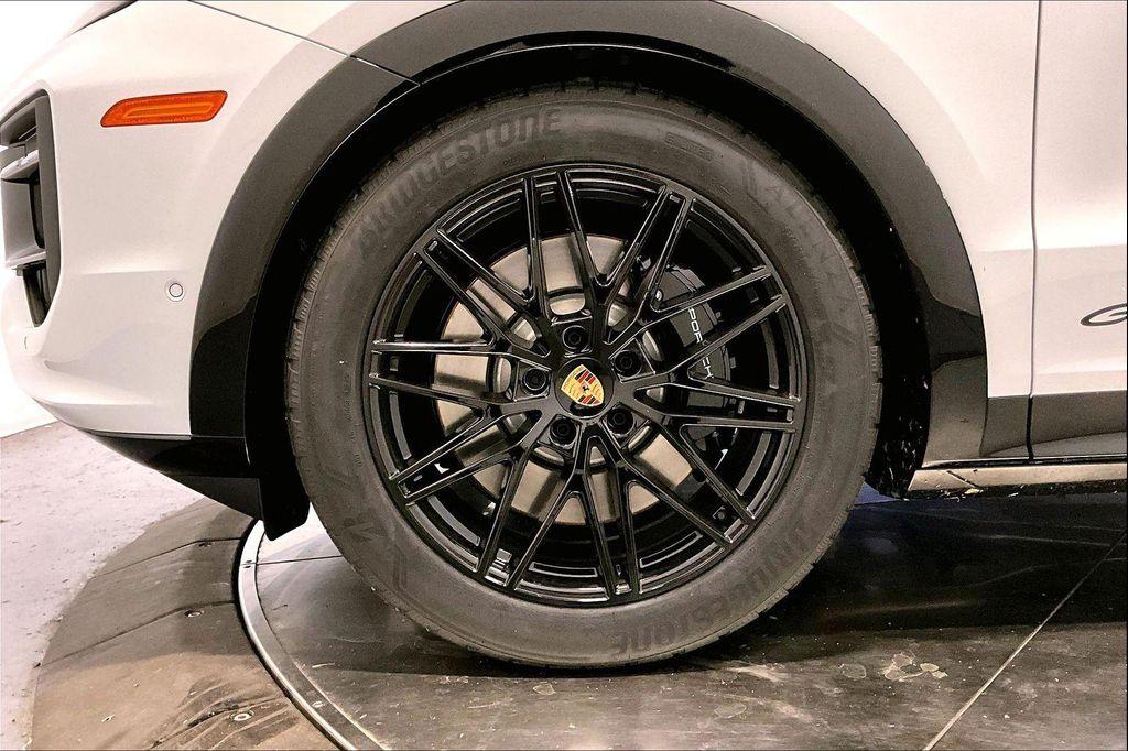 new 2026 Porsche Cayenne car, priced at $164,090