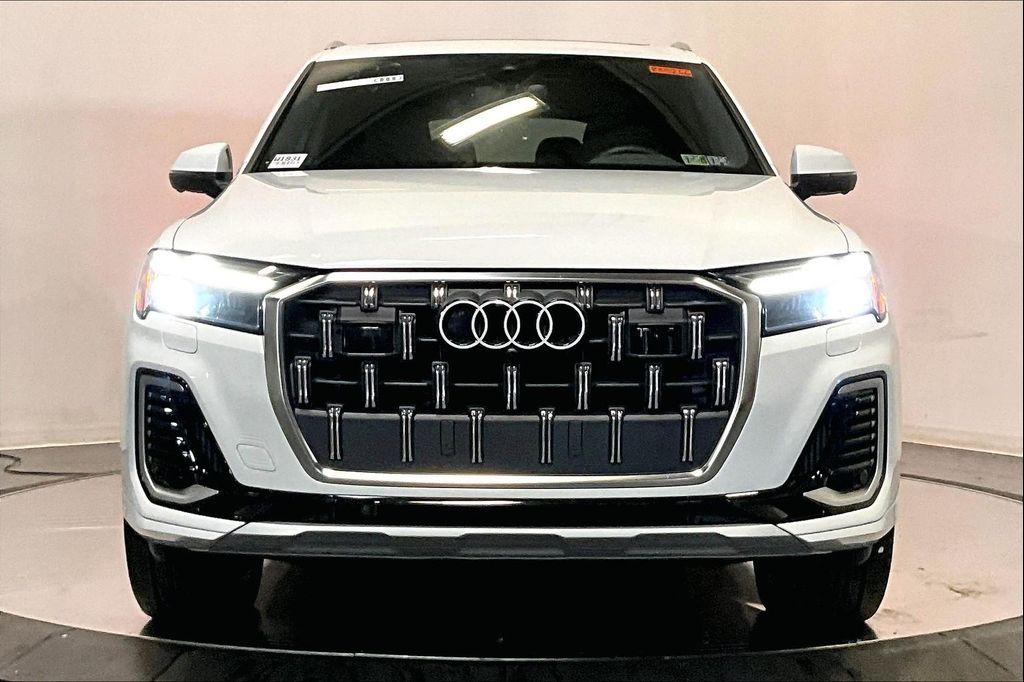 used 2025 Audi Q7 car, priced at $58,117