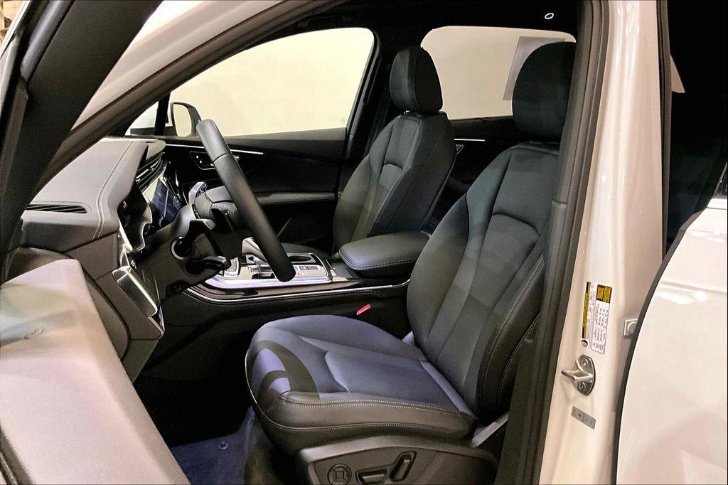 used 2025 Audi Q7 car, priced at $58,117