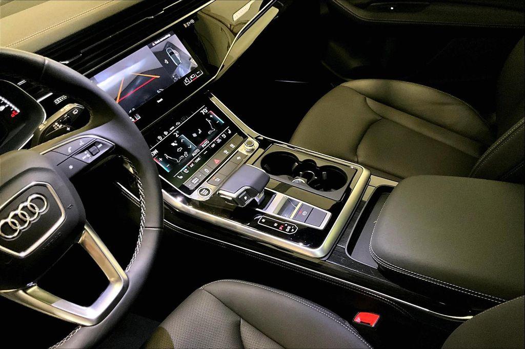used 2025 Audi Q7 car, priced at $58,117