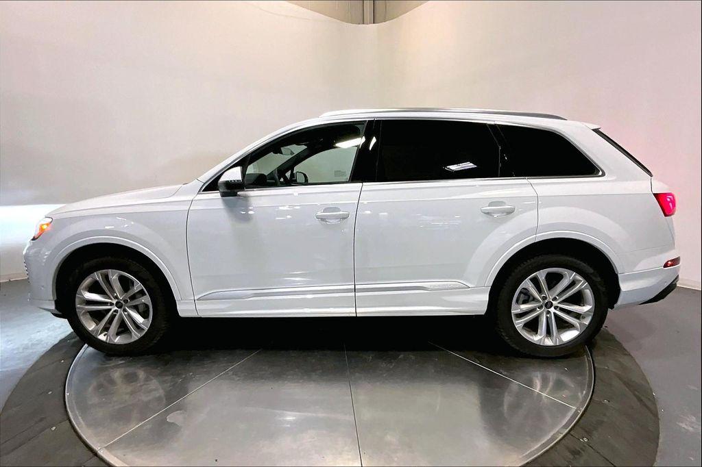 used 2025 Audi Q7 car, priced at $58,117
