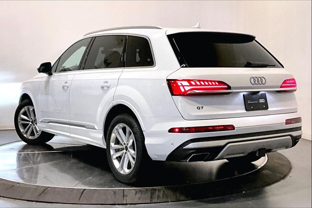 used 2025 Audi Q7 car, priced at $58,117