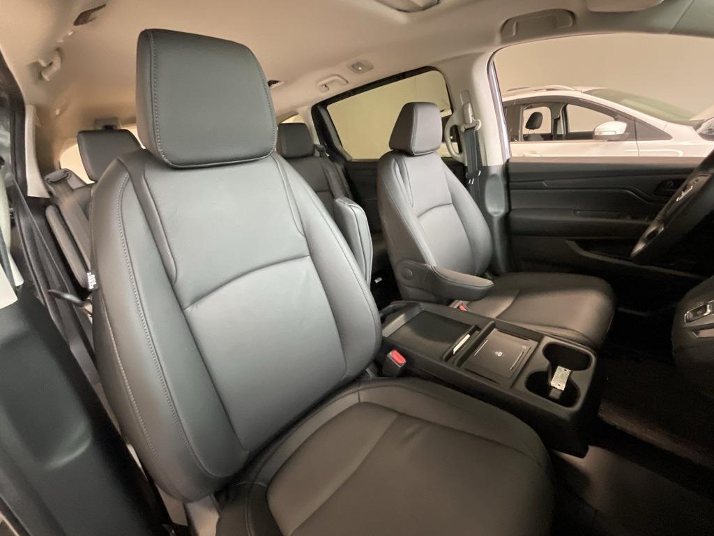 used 2025 Honda Odyssey car, priced at $40,200