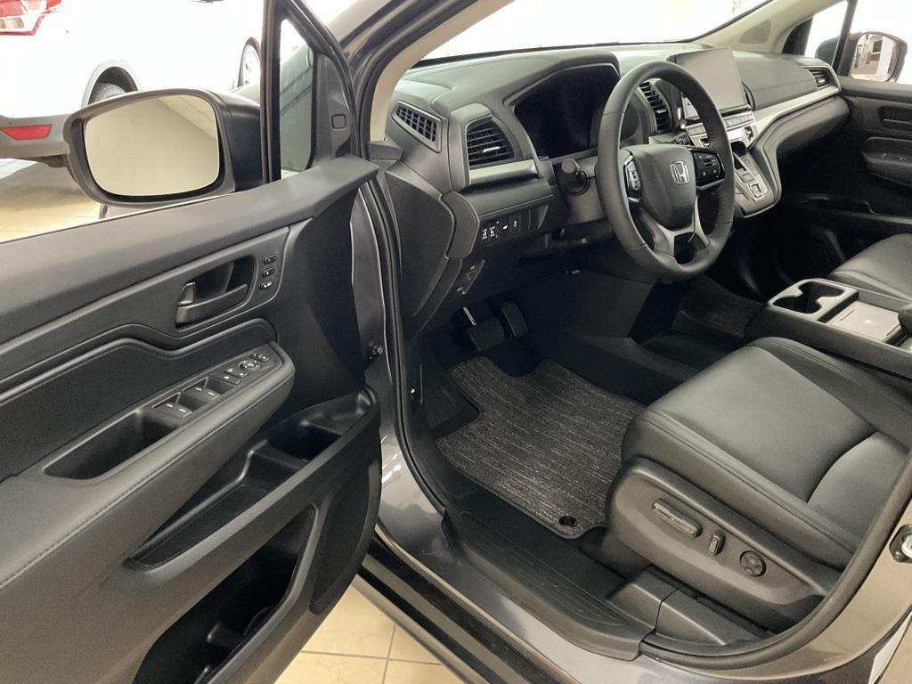 used 2025 Honda Odyssey car, priced at $40,200