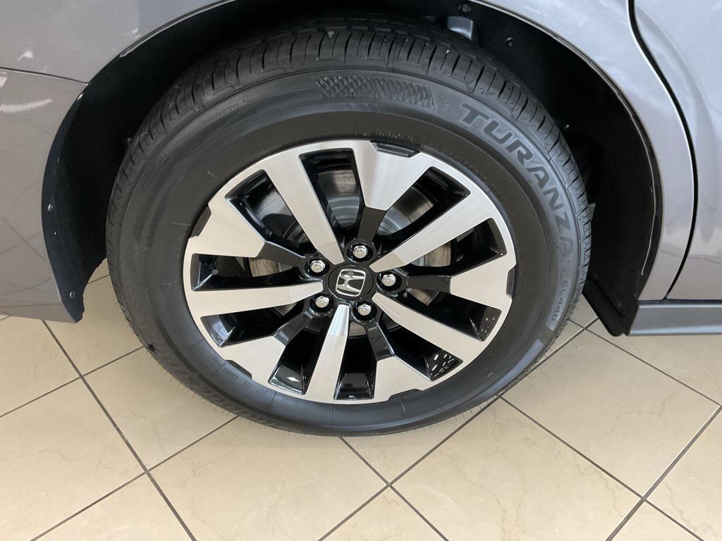 used 2025 Honda Odyssey car, priced at $40,200