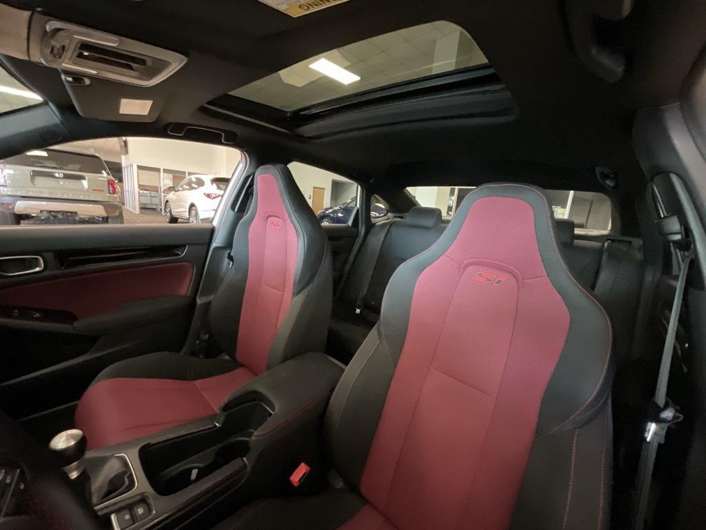 used 2025 Honda Civic Si car, priced at $31,600