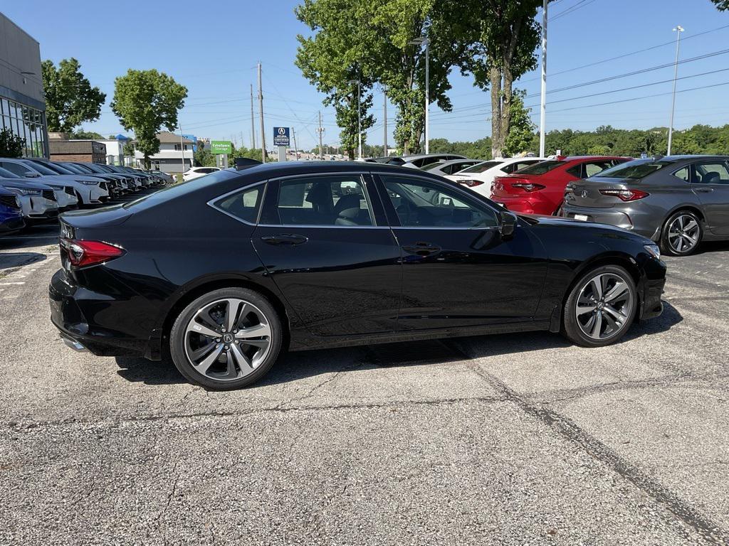 new 2025 Acura TLX car, priced at $47,195
