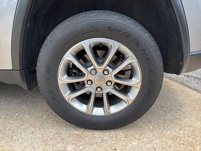 used 2015 Jeep Grand Cherokee car, priced at $16,600